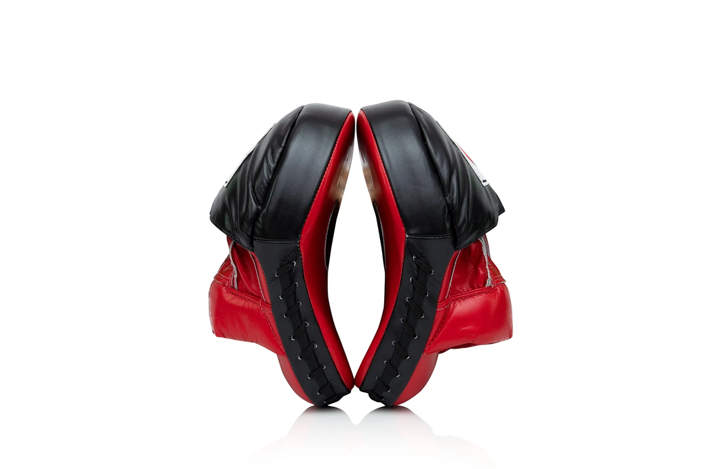 Fairtex Boxpratzen Ultimate Contoured FMV9, Schwarz-Rot