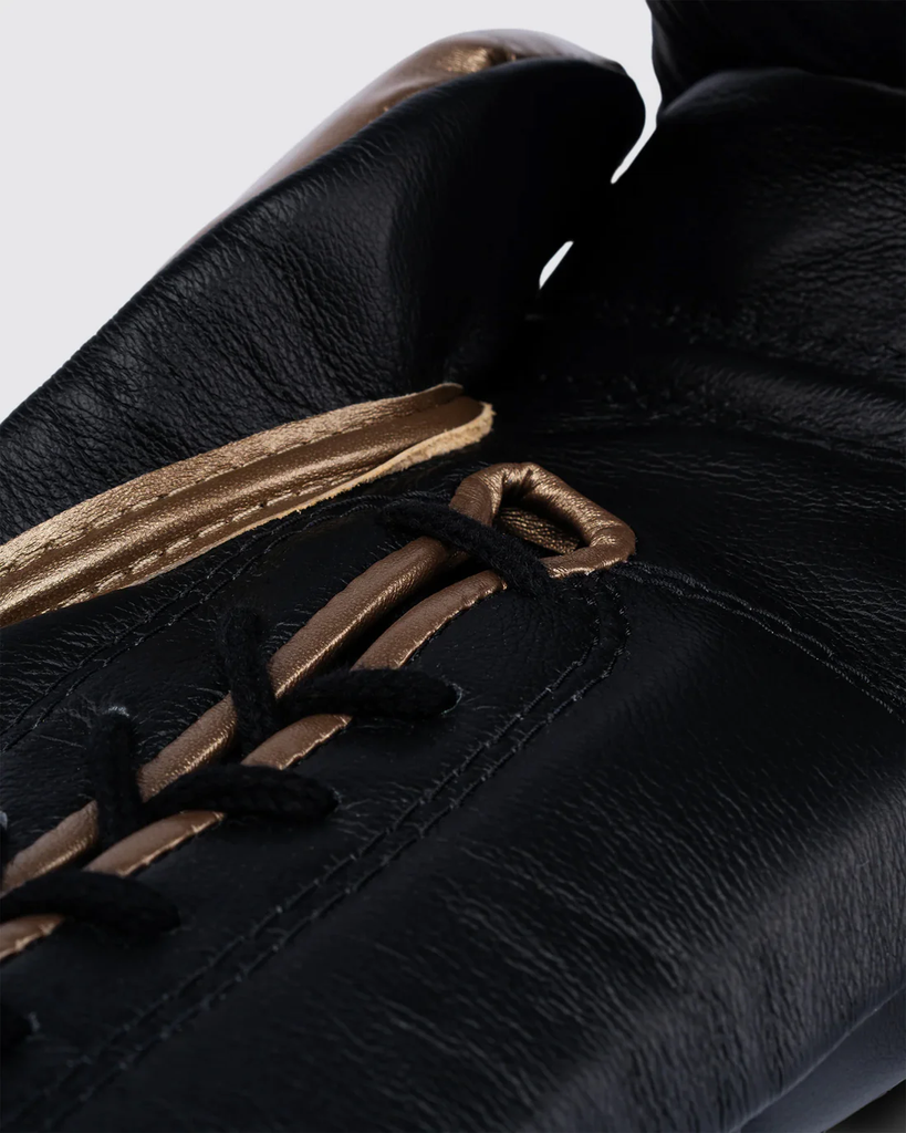 Fly Boxhandschuhe Superlace 2 mit Schnürung, Schwarz-Gold