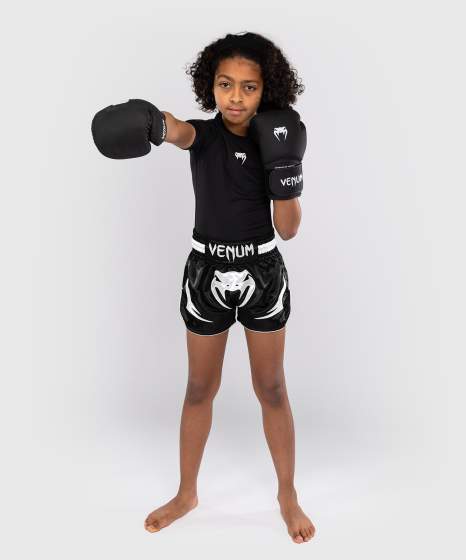 Venum Muay Thai Shorts Inferno Kids, Schwarz 2