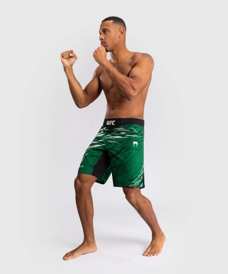 Venum Fight Shorts UFC Fusion Authentic Fight Night Long Fit, Grün 7