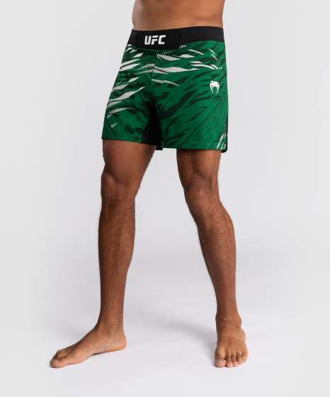 Venum Fight Shorts UFC Fusion Authentic Fight Night Short Fit, Grün 2