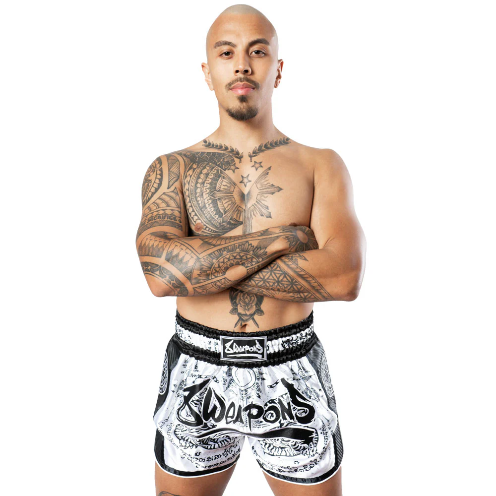 8Weapons Muay Thai Shorts Carbon Sak Yant Tigers, Weiß 6