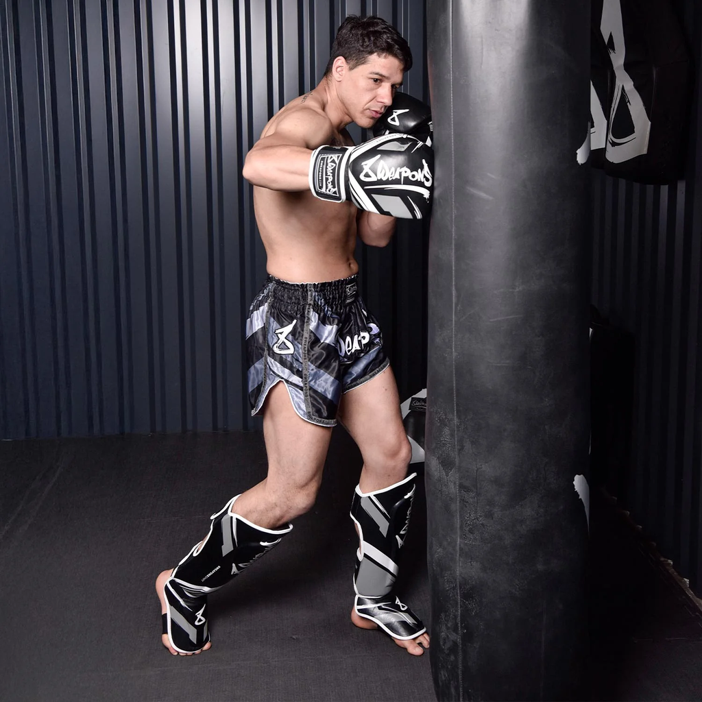 8Weapons Muay Thai Shorts Shift, Schwarz 12