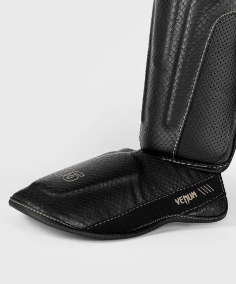 Venum Schienbeinschoner Impact Evo Scales, Schwarz