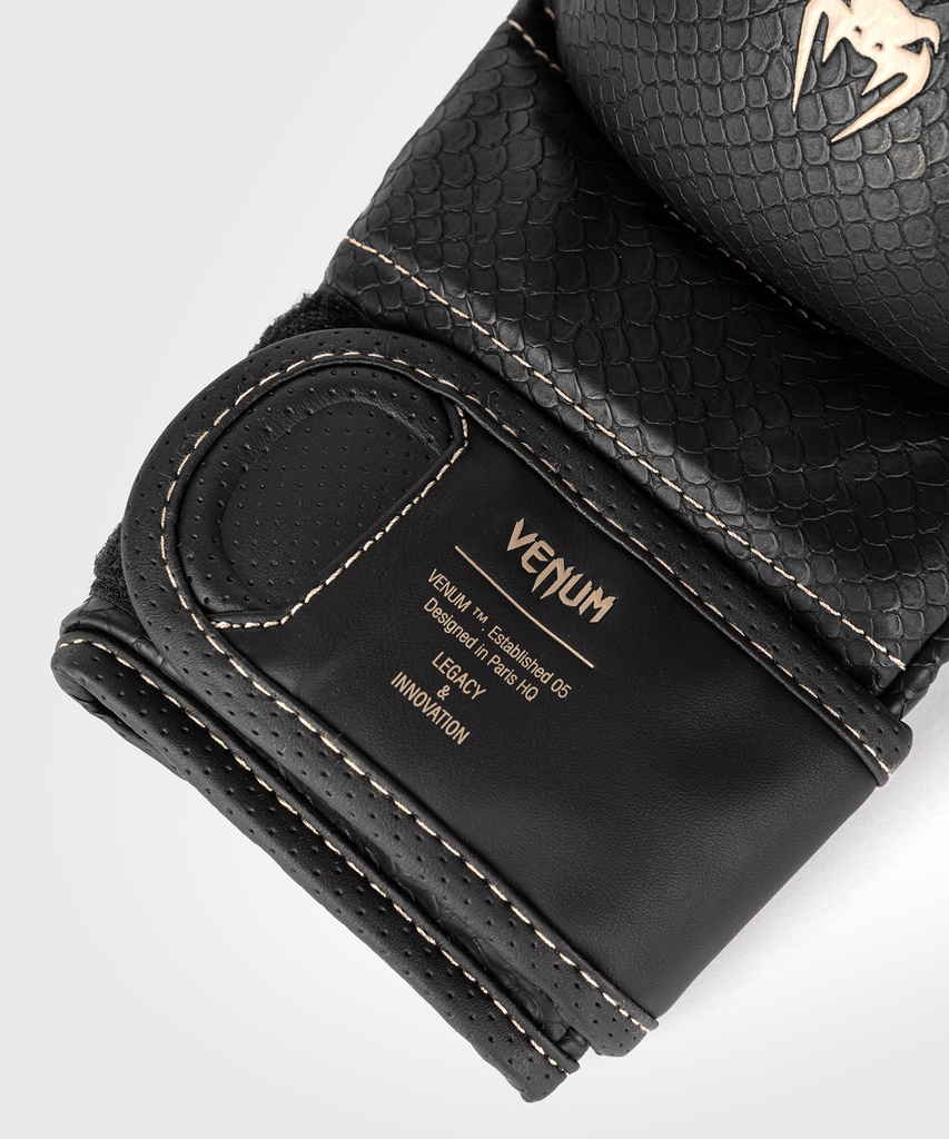 Venum MMA Handschuhe Sparring Impact Evo Scales, Schwarz