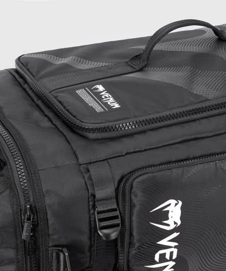 Venum Sporttasche-Rucksack Shockwave Convertible groß (48L), Schwarz 7