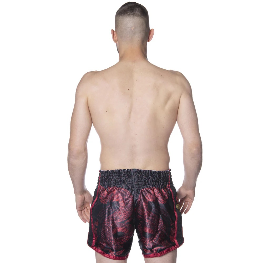 8Weapons Muay Thai Shorts Sak Yant Naga, Rot-Gold 4