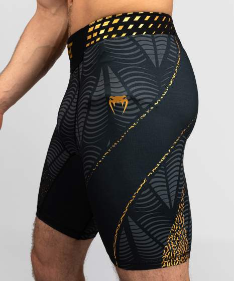 Venum Compression Shorts UFC Zenith Authentic Fight Night Champion, Schwarz-Gold 7