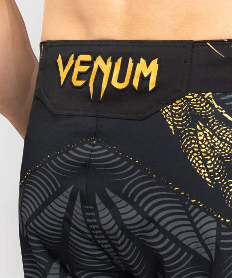 Venum Fight Shorts UFC Zenith Authentic Fight Night Champion Short Fit, Schwarz-Gold 8