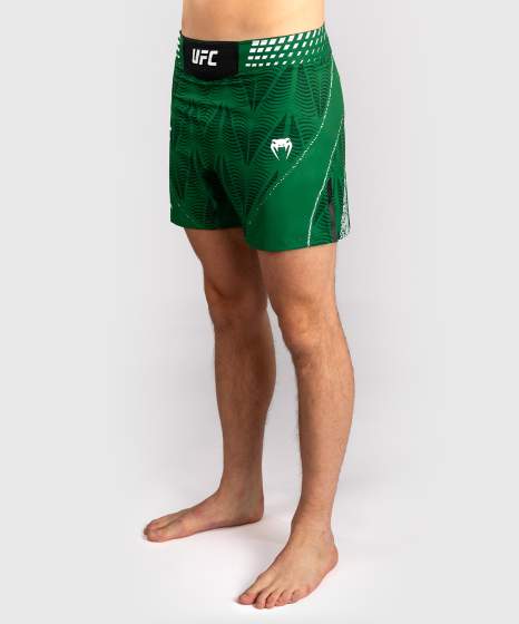 Venum Fight Shorts UFC Zenith Authentic Fight Night Short Fit, Grün 2