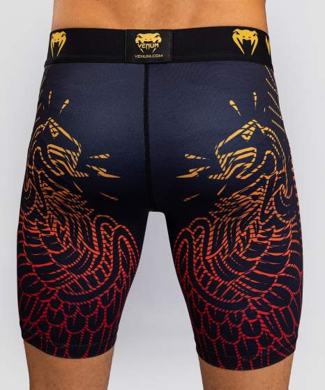 Venum Compression Shorts Quetzal Fury, Schwarz-Rot-Mandarin 4
