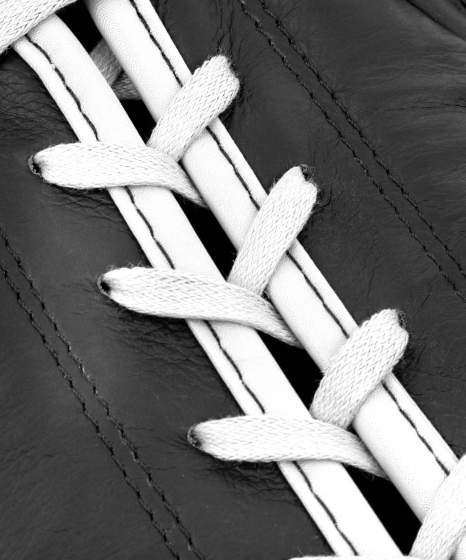 Venum Boxhandschuhe Shield Pro Fight mit Schnürung, Schwarz-Weiß 8