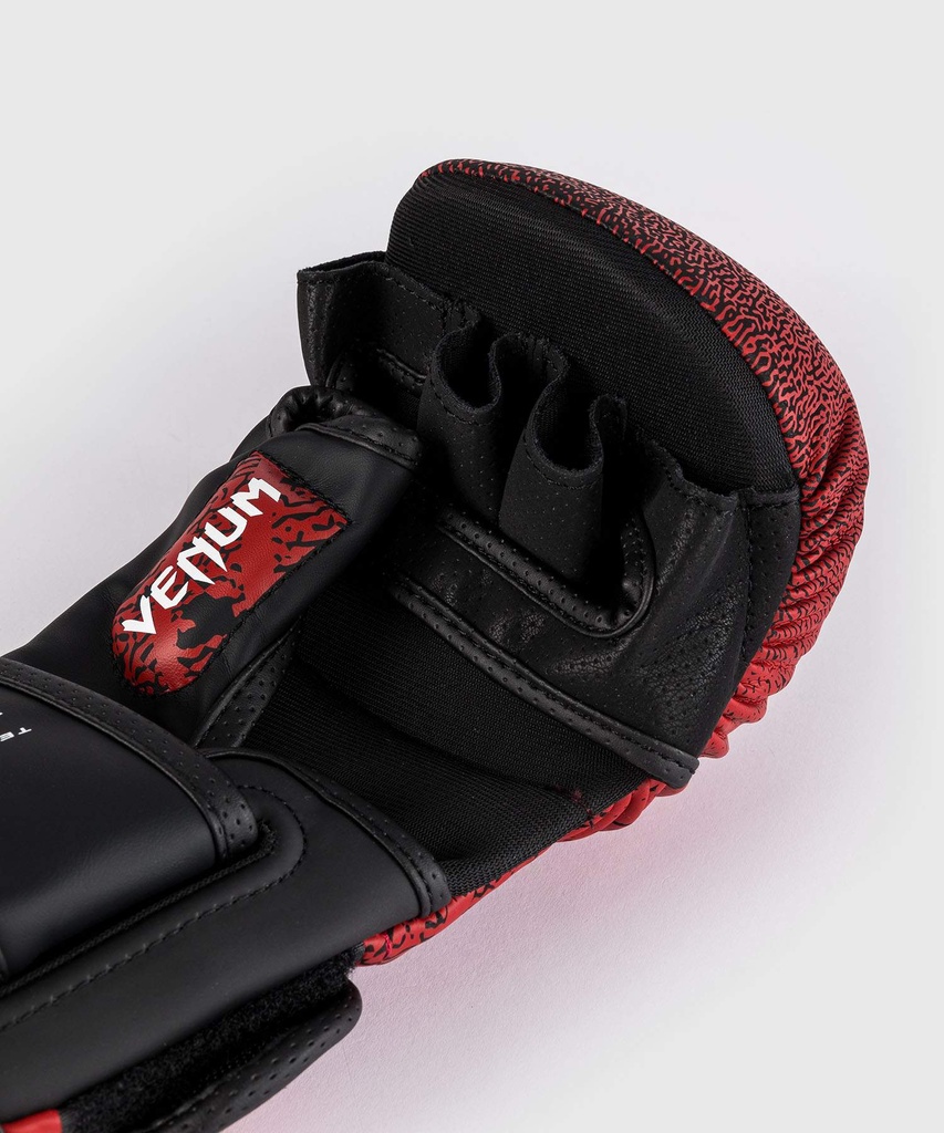 Venum MMA Handschuhe Sparring Tekken 8 Kazuya, Rot-Schwarz 4