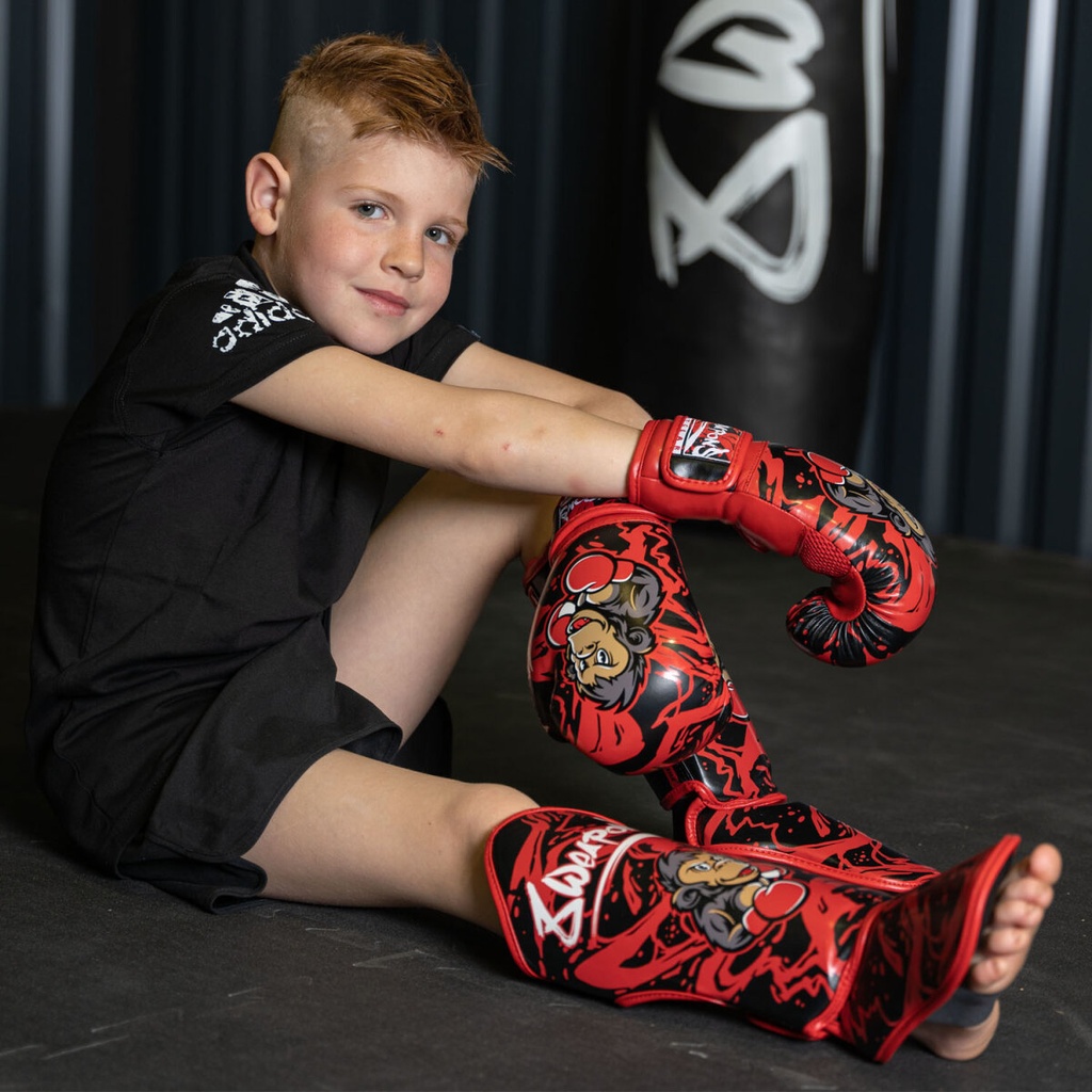 8Weapons Schienbeinschoner Joe Kids, Schwarz-Rot 11