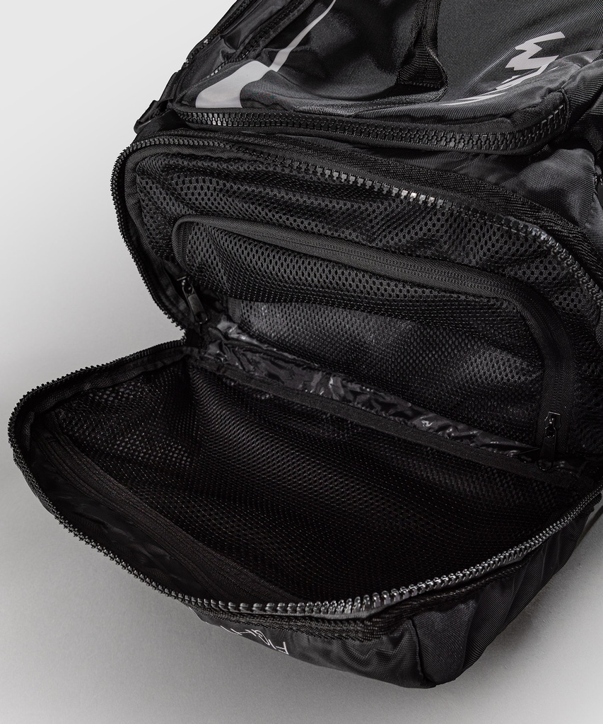 Venum Sporttasche-Rucksack UFC Unity Authentic Fight Week, Schwarz-Weiß 9